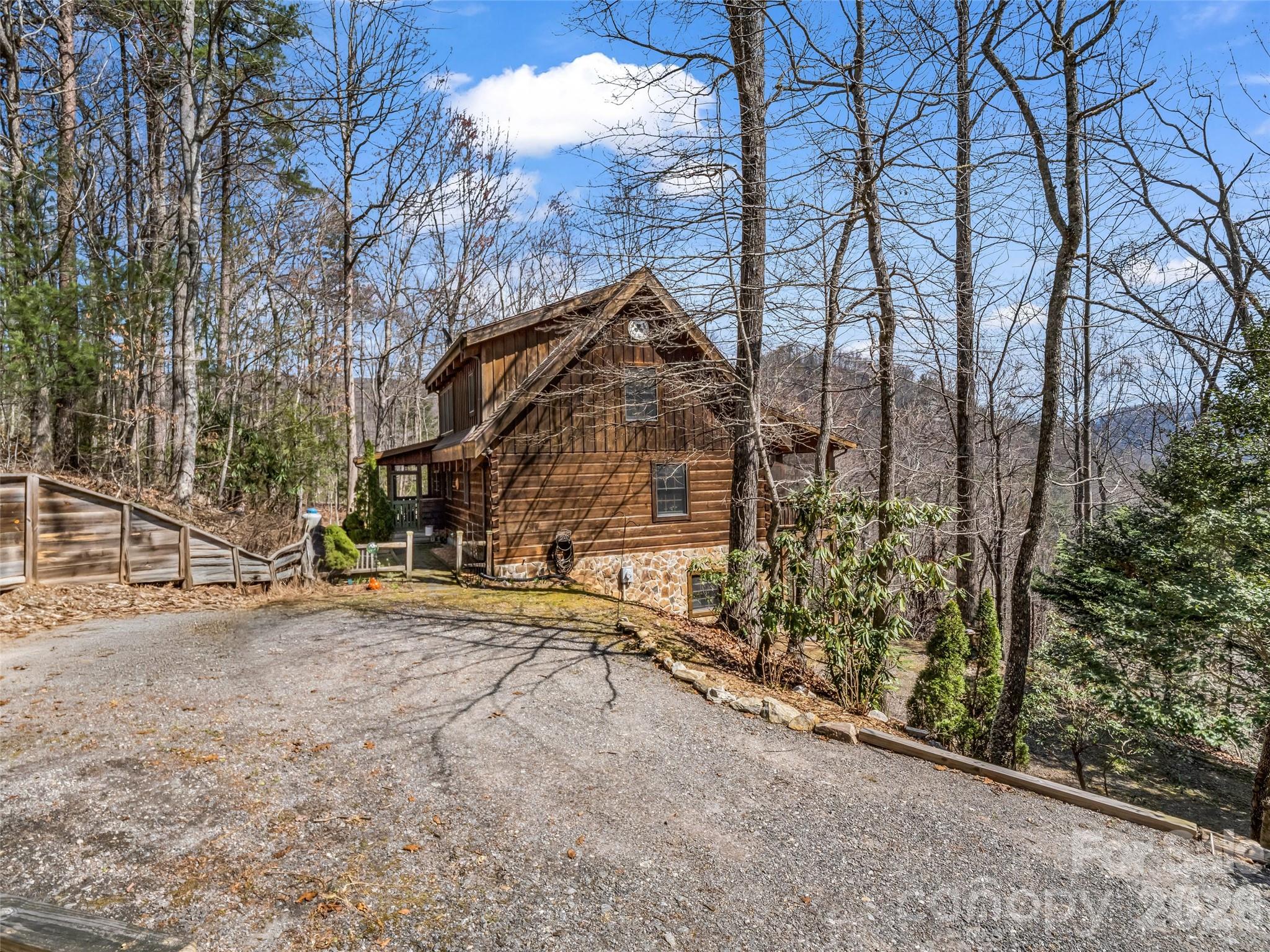 256 Bear Branch Road Hendersonville, NC 28792 - Photo 4 of 48