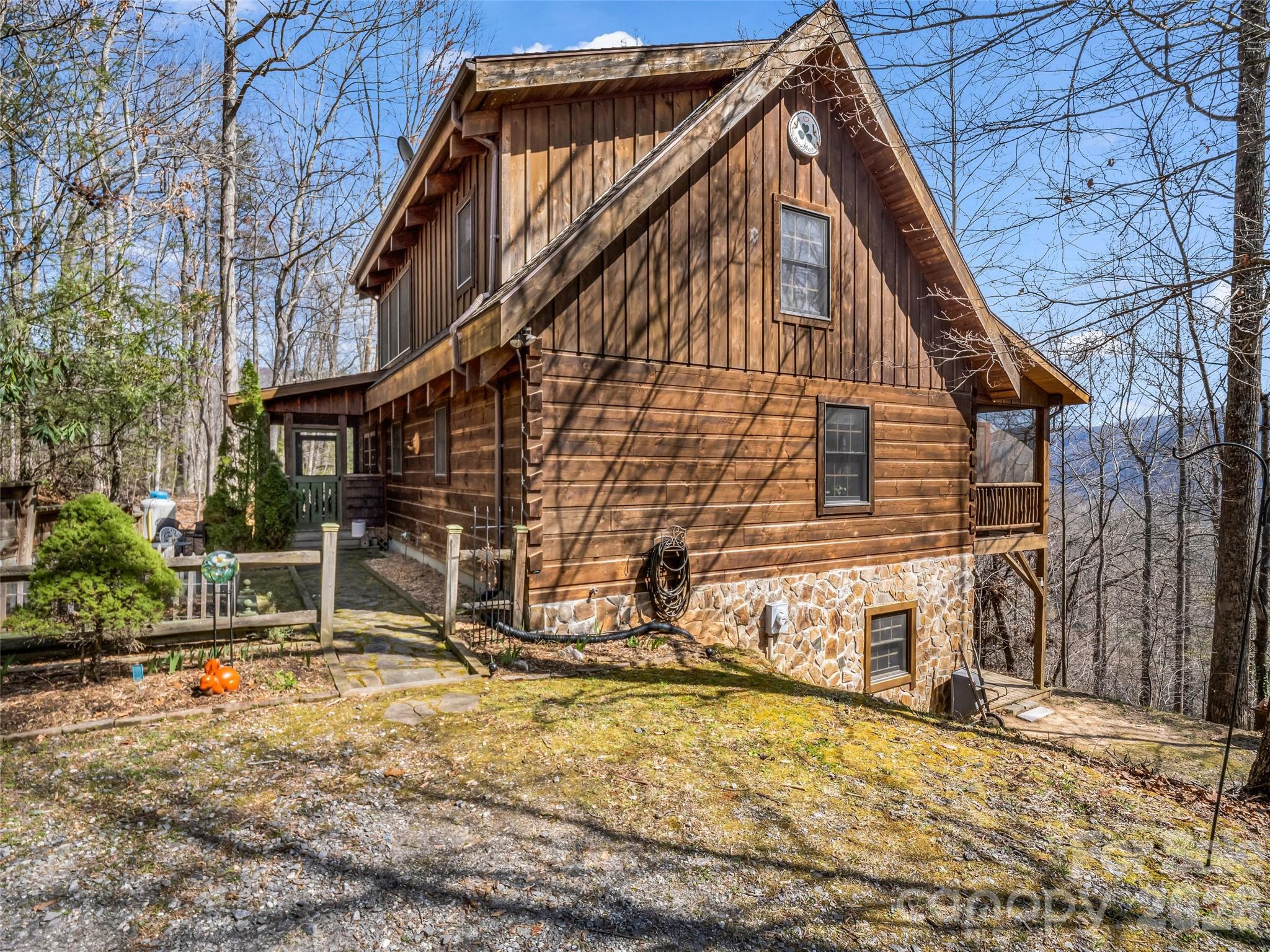 256 Bear Branch Road Hendersonville, NC 28792 - Photo 5 of 48