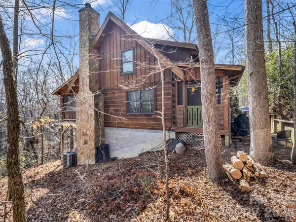 $535,000 | 256 Bear Branch Road, Hendersonville, NC 28792
