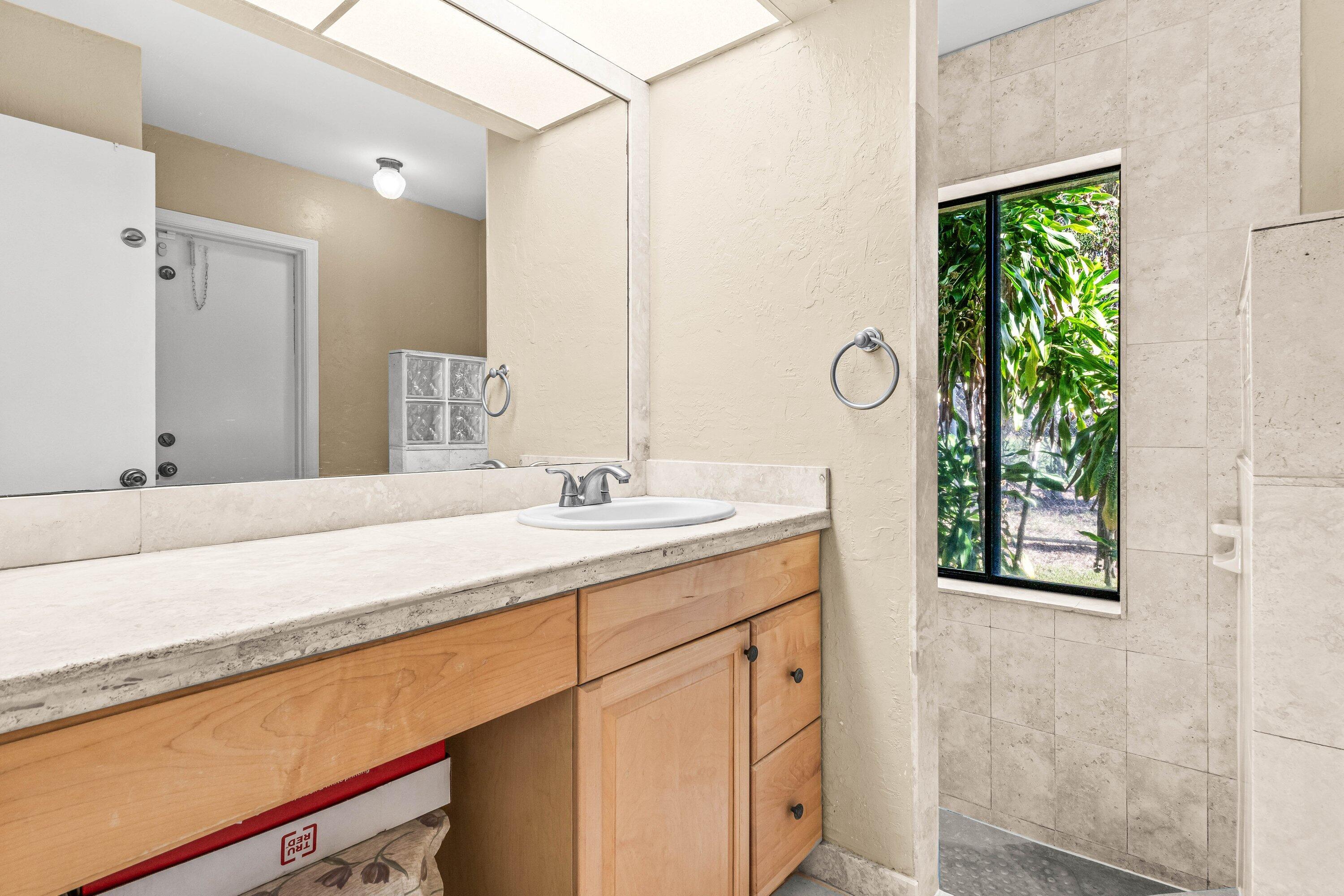 17294 Lake Park Road Boca Raton, FL 33487 - Photo 15 of 47 Mbath