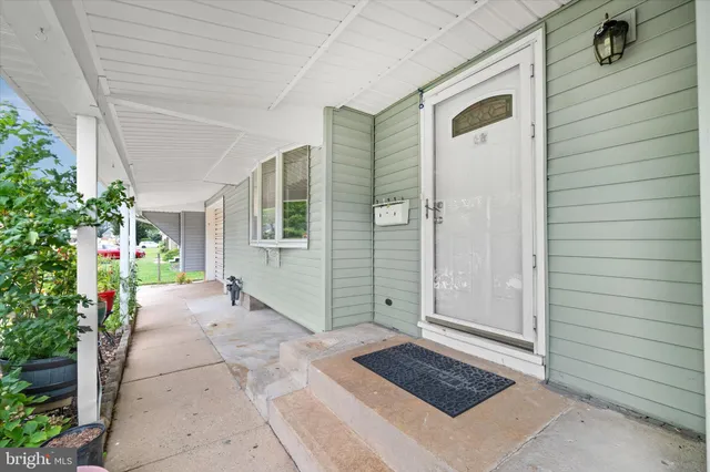 a view of a entrance door of the house