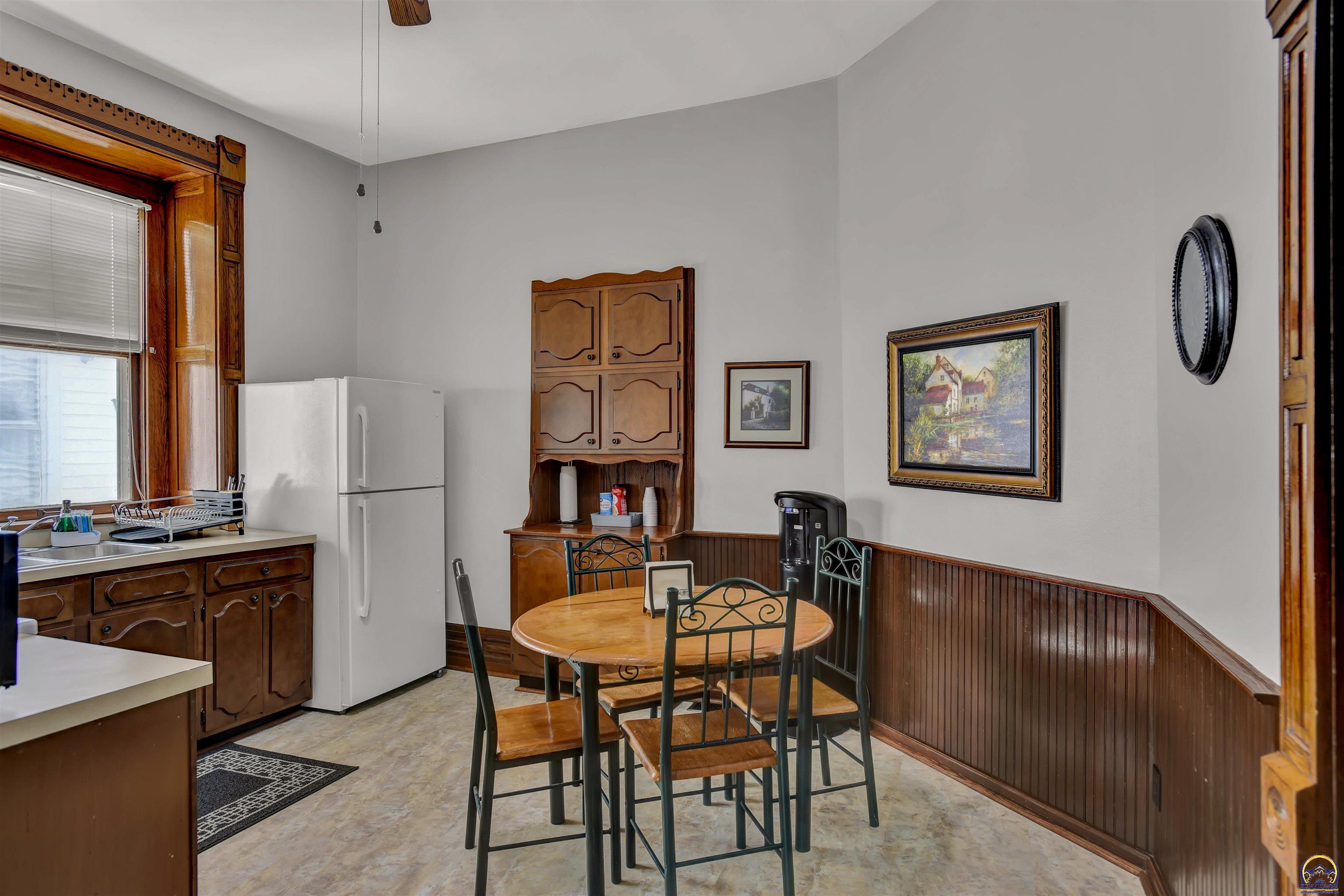 717 Southwest Lincoln Street Topeka, KS 66606 - Photo 9 of 12