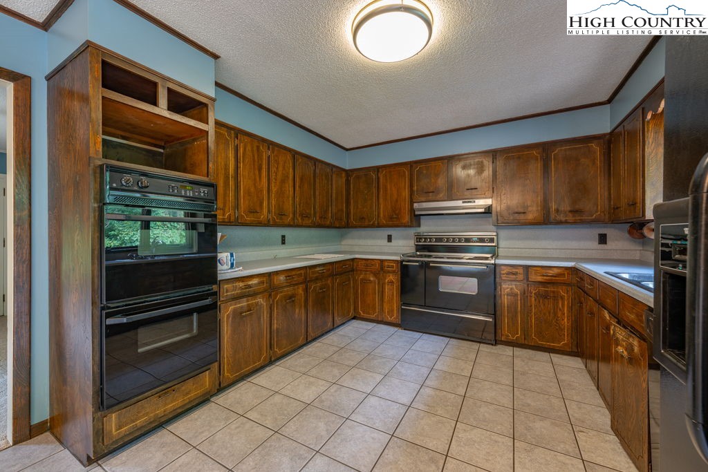 835 Ridge Road Spruce Pine, NC 28777 - Photo 12 of 40 Gallery Image 12