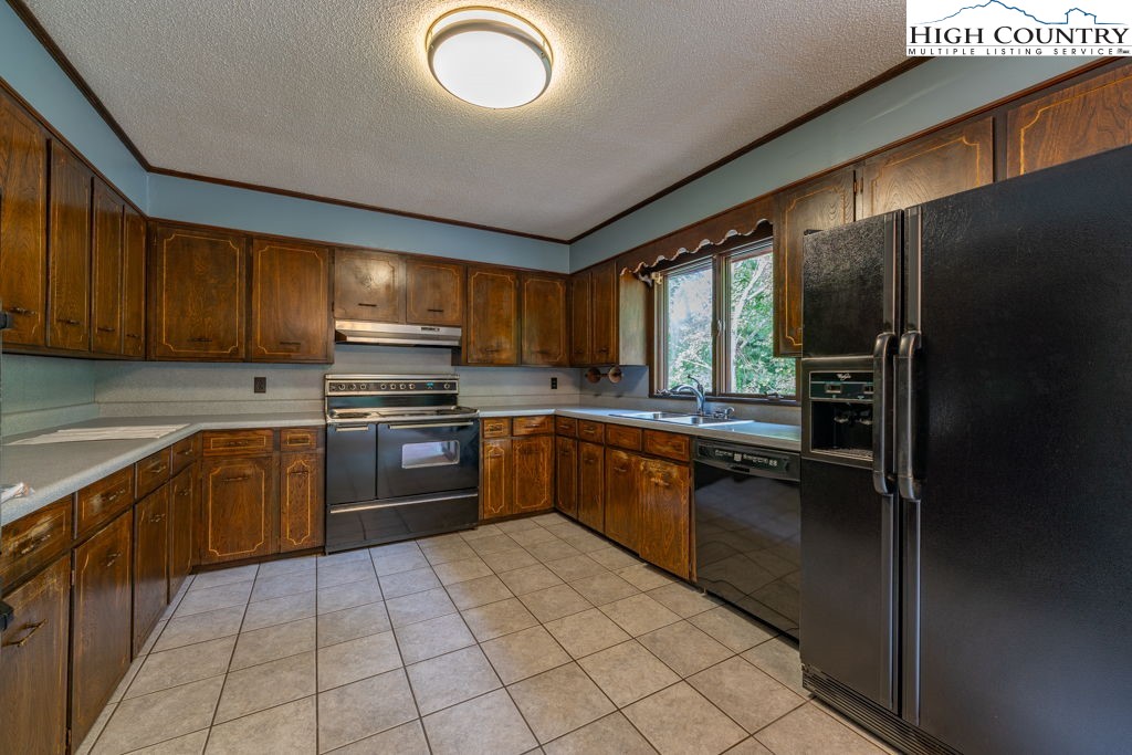 835 Ridge Road Spruce Pine, NC 28777 - Photo 13 of 40 Gallery Image 13