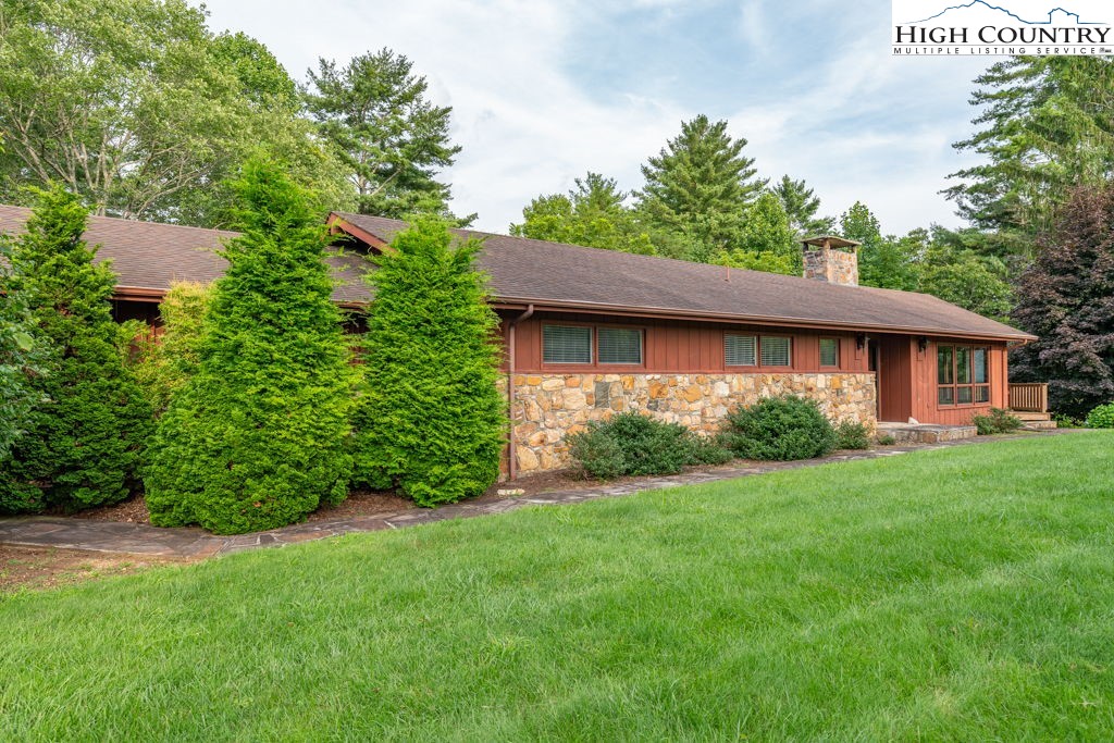 835 Ridge Road Spruce Pine, NC 28777 - Photo 27 of 40 Gallery Image 27