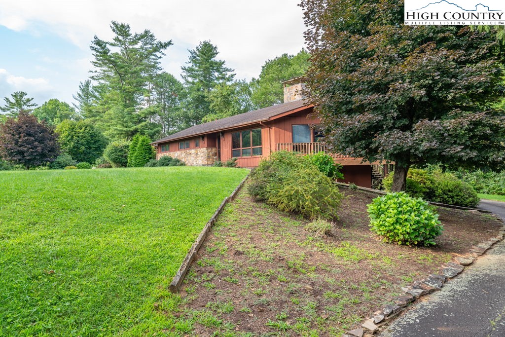 835 Ridge Road Spruce Pine, NC 28777 - Photo 30 of 40 Gallery Image 30