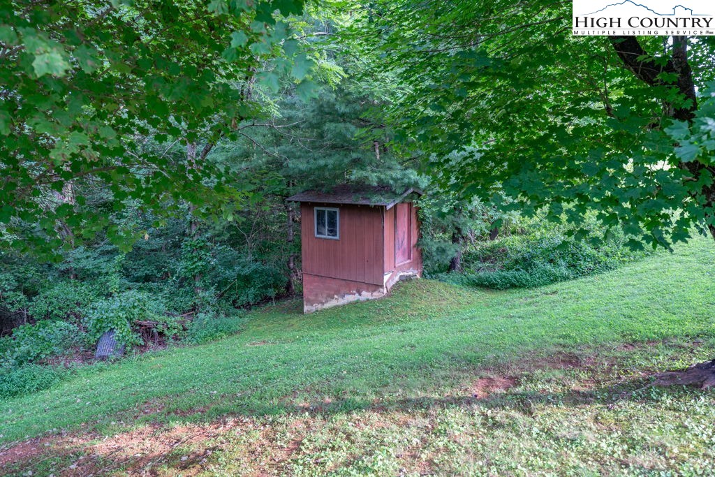835 Ridge Road Spruce Pine, NC 28777 - Photo 37 of 40 Gallery Image 37