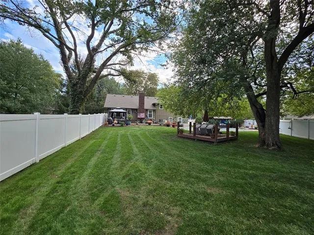 $415,000 | 1400 Northwest Deer Run Trail, Blue Springs, MO 64015