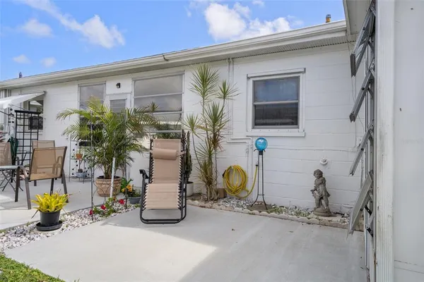 $1,400 | 10008 Daffodil Street, Unit 186, Pinellas Park, FL 33782