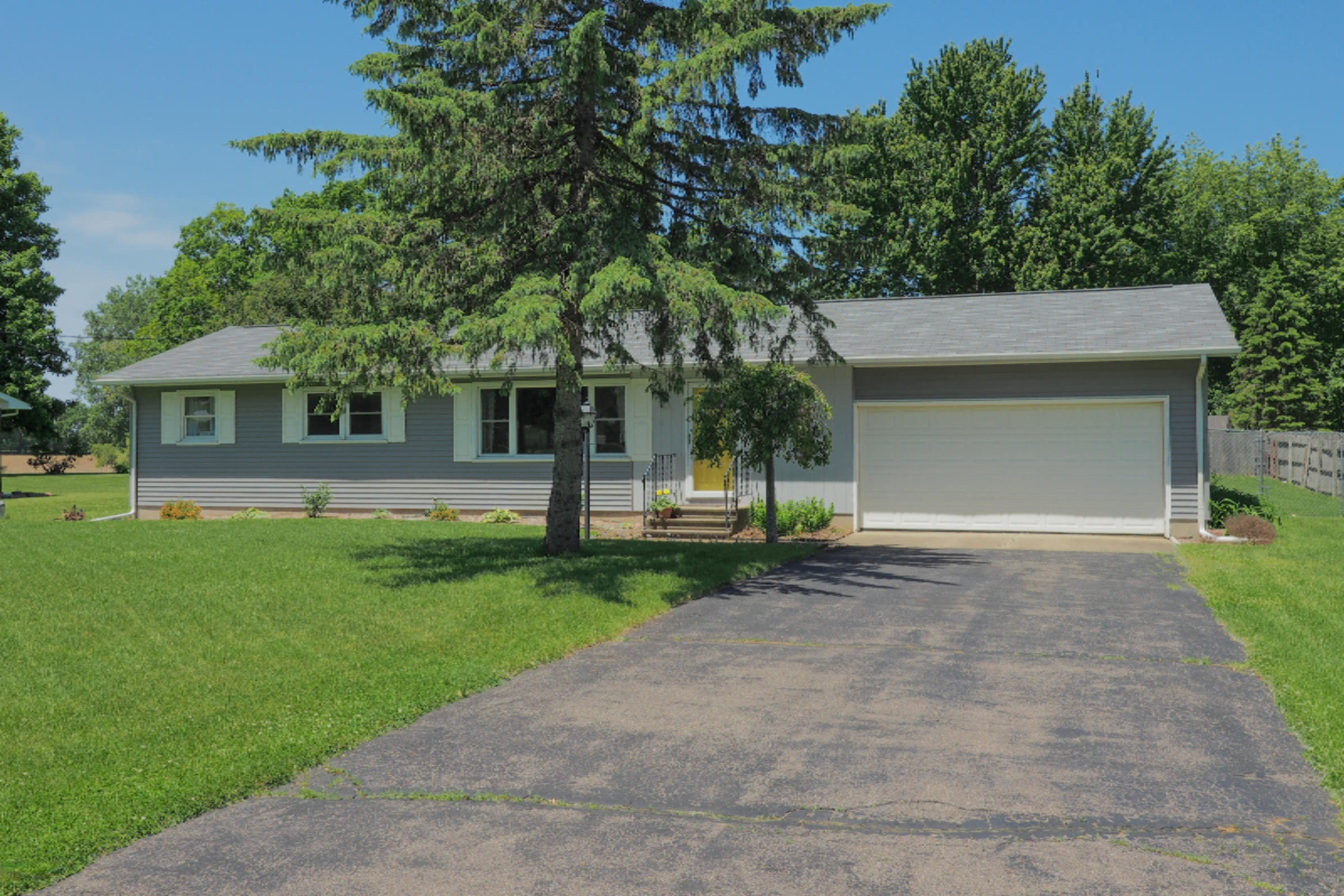 160 West Chicago Road Coldwater, MI 49036 - Photo 2 of 24 160 W Chicago Rd-102