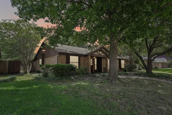 $280,000 | 113 East Bancroft Drive, Garland, TX 75040