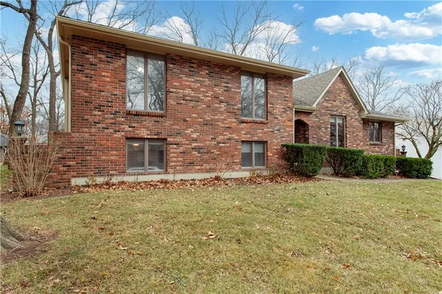 $370,000 | 1500 Northwest Wildwood Drive, Blue Springs, MO 64015