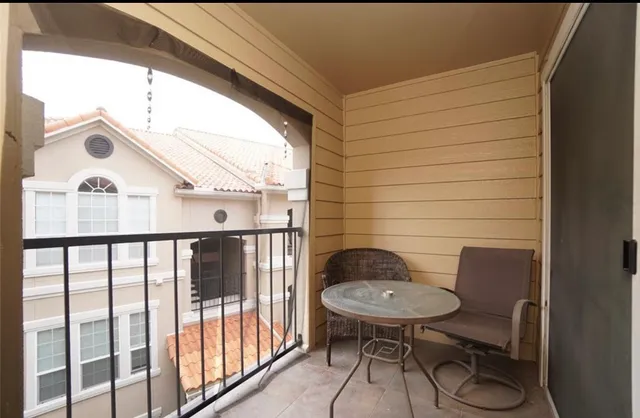 $1,675 | 3231 Allen Parkway, Unit 2308, Houston, TX 77019