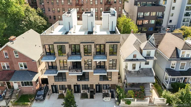 $2,700,000 | 310 Fenimore Street | Prospect Lefferts Gardens