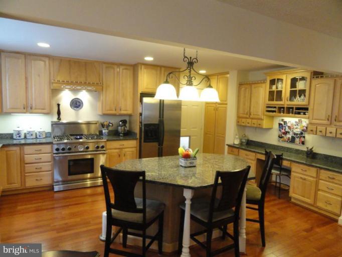 1407 Brewer Neck Road Pasadena, MD 21122 - Photo 8 of 22 Kitchen