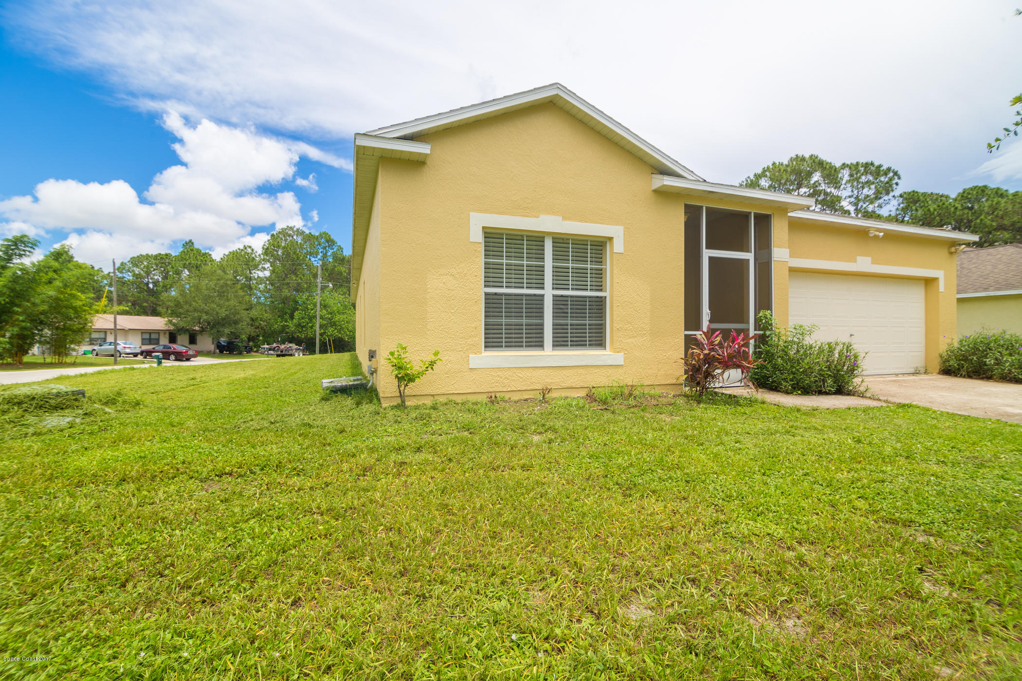 1875 Dragon Road Southeast Palm Bay, FL 32909 - Photo 2 of 18 Corner lot