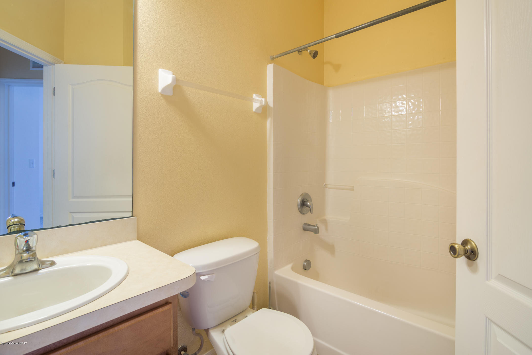 1875 Dragon Road Southeast Palm Bay, FL 32909 - Photo 16 of 18 Guest bathroom