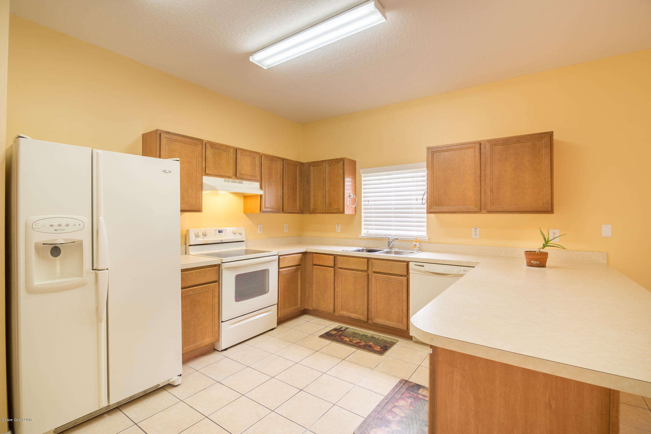 1875 Dragon Road Southeast Palm Bay, FL 32909 - Photo 6 of 18 Open Kitchen