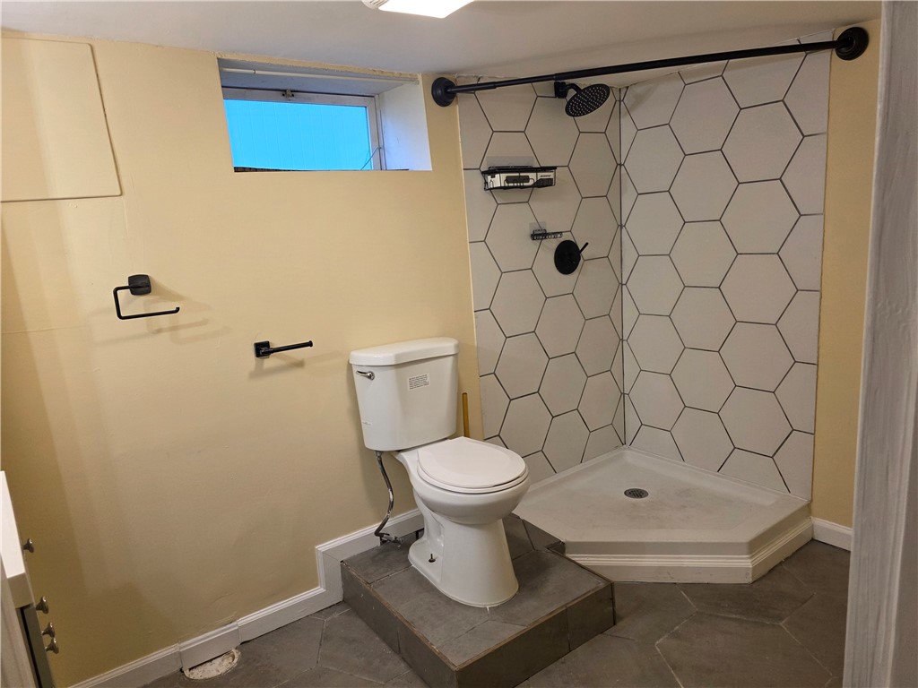 28 Carver Street Pawtucket, RI 02860 - Photo 30 of 37