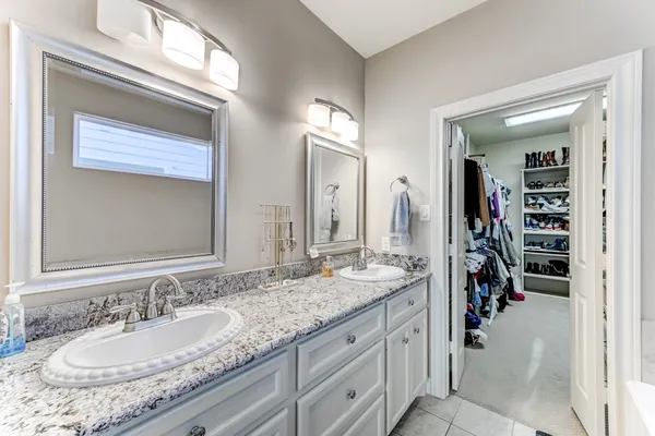 $3,200 | 1325 West 24th Street, Unit D, Houston, TX 77008