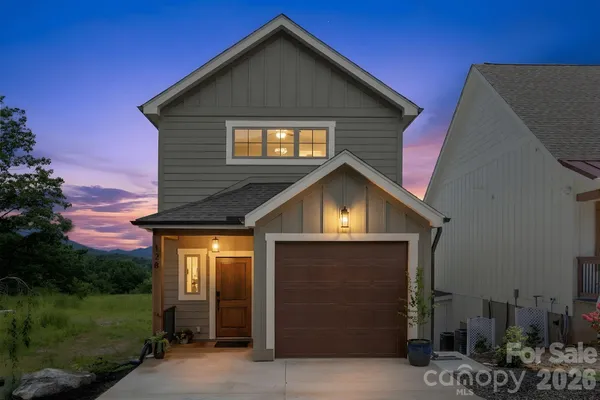 $625,000 | 128 Chepstow Place, Black Mountain, NC 28711