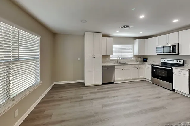 $2,125 | 9122 Autumn Storm, San Antonio, TX 78254