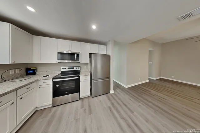 $2,125 | 9122 Autumn Storm, San Antonio, TX 78254