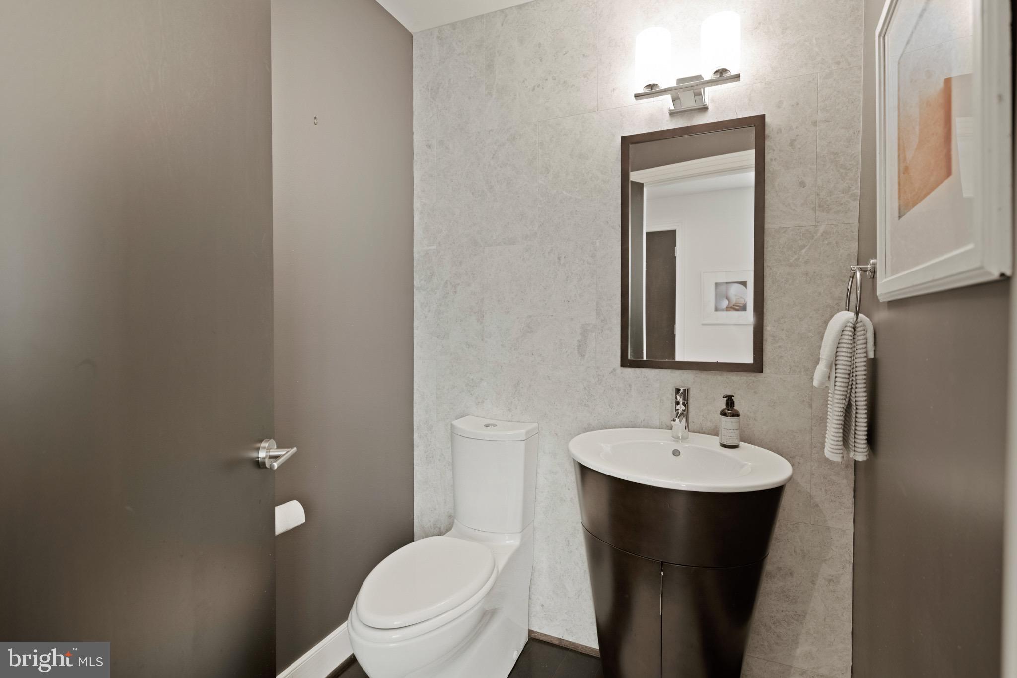 2360 Champlain Street Northwest, Unit B2 Washington, DC 20009 - Photo 9 of 30