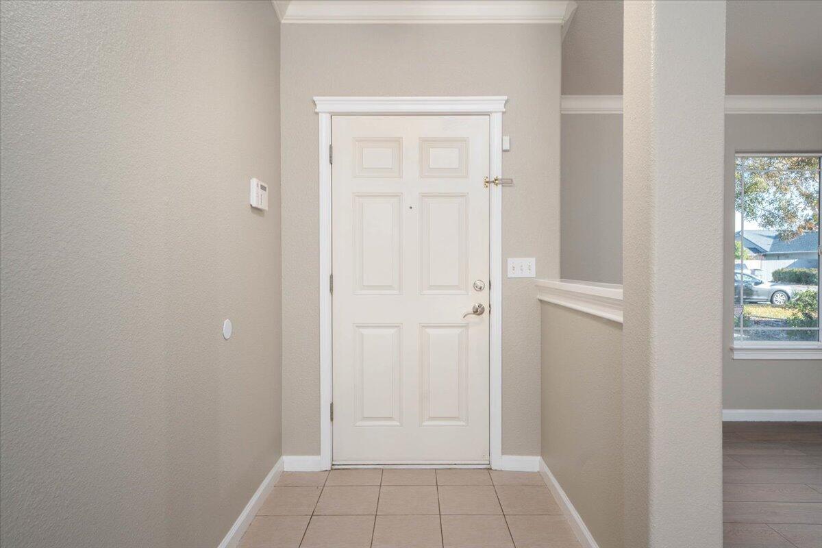 7704 Pit Road Redding, CA 96001 - Photo 6 of 34 a view of an empty room