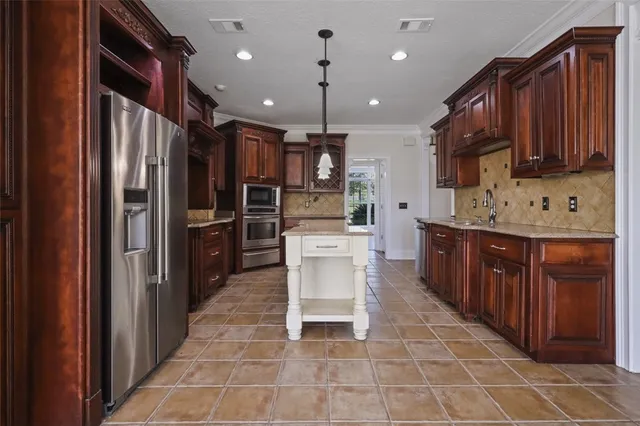 $549,000 | 301 Whitaker Drive, Screven, GA 31560