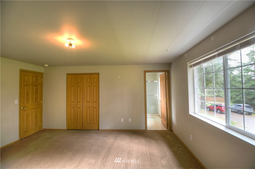 13406 Rainier Road Southeast Rainier, WA 98576 - Photo 12 of 25 Gallery Image 12