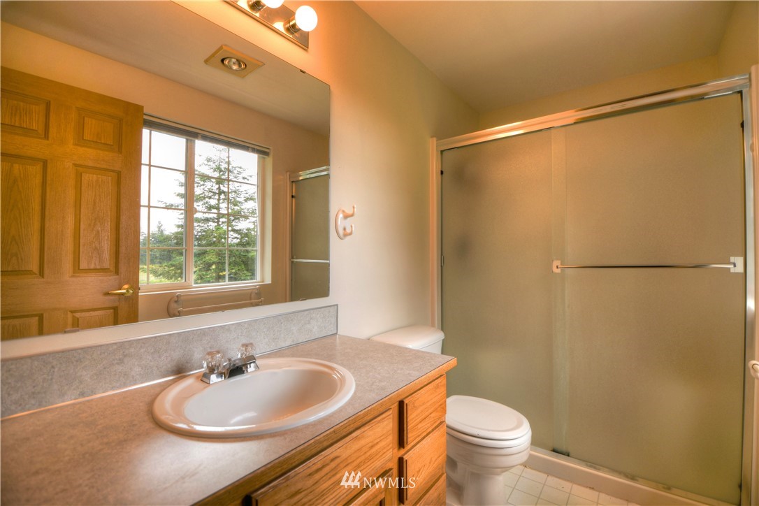 13406 Rainier Road Southeast Rainier, WA 98576 - Photo 13 of 25 Gallery Image 13