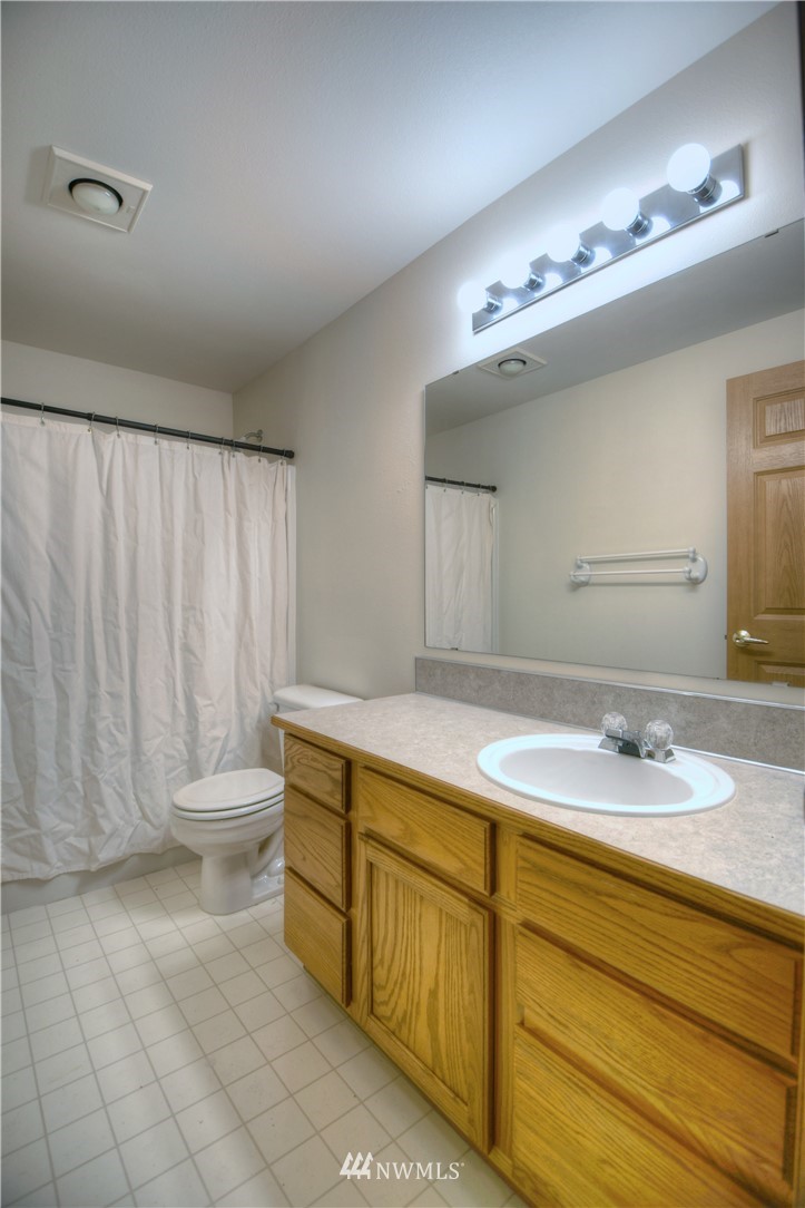 13406 Rainier Road Southeast Rainier, WA 98576 - Photo 17 of 25 Gallery Image 17
