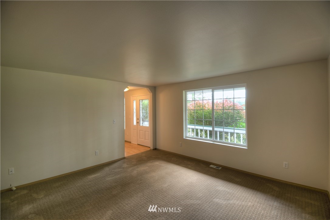 13406 Rainier Road Southeast Rainier, WA 98576 - Photo 3 of 25 Gallery Image 3