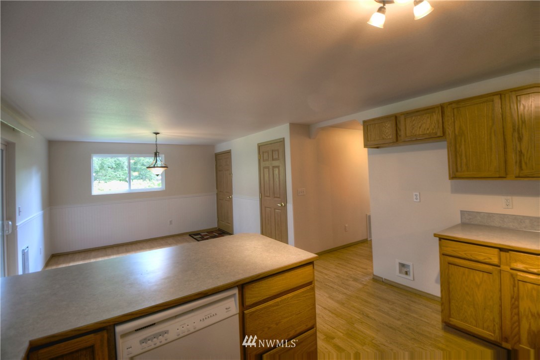 13406 Rainier Road Southeast Rainier, WA 98576 - Photo 8 of 25 Gallery Image 8