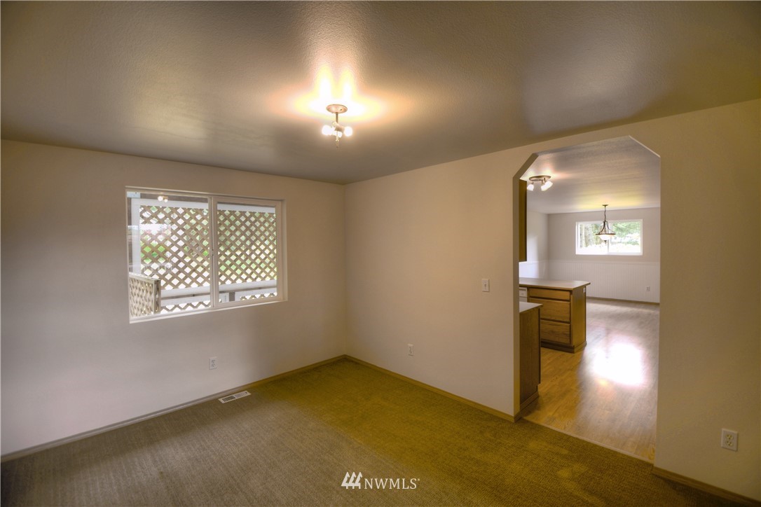 13406 Rainier Road Southeast Rainier, WA 98576 - Photo 10 of 25 Gallery Image 10