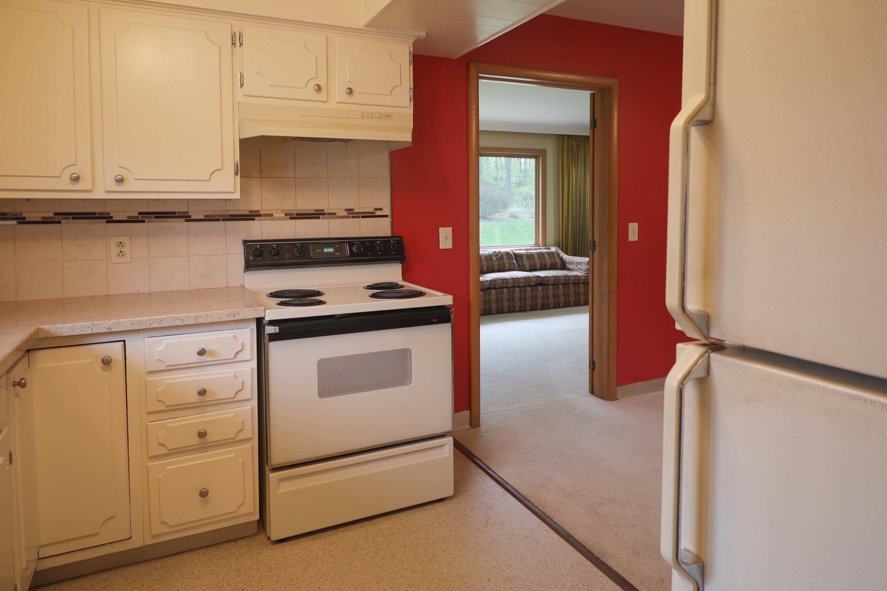 124 Pratt Road Kalamazoo, MI 49001 - Photo 8 of 39 124 Pratt Rd_Kitchen_1