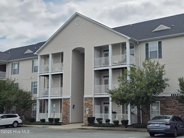 $170,000 | 3015 Winston Drive, Unit 112, Burlington, NC 27215