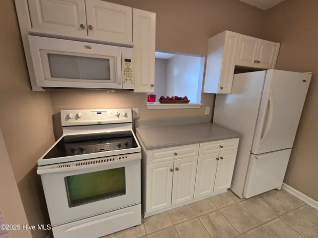 $170,000 | 3015 Winston Drive, Unit 112, Burlington, NC 27215