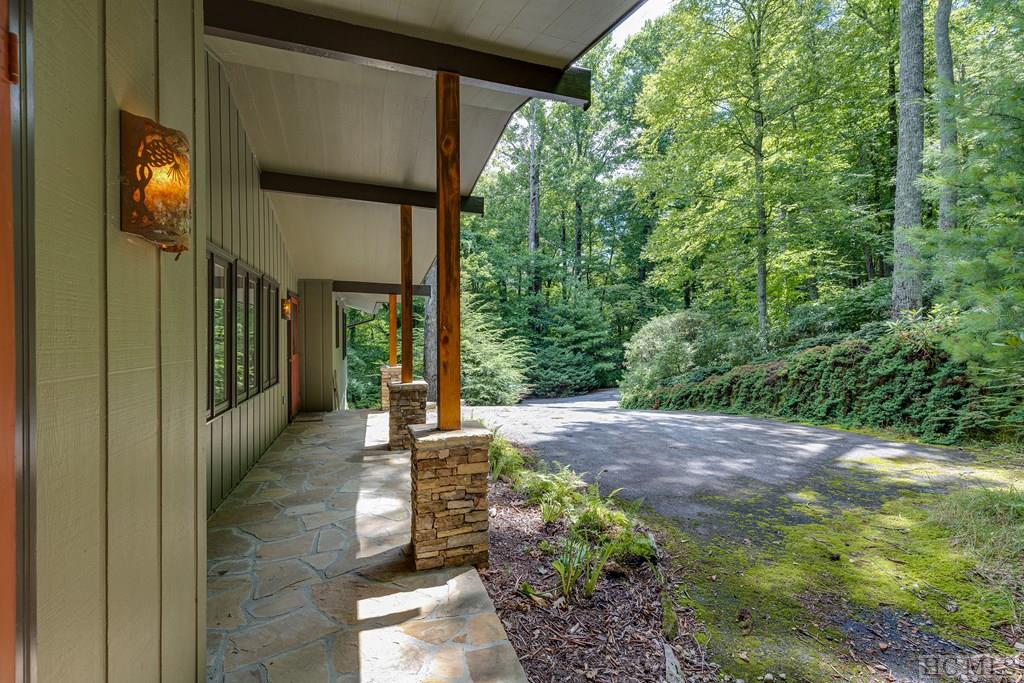 383 Queen Mountain Road Highlands, NC 28741 - Photo 32 of 44 Gallery Image 32