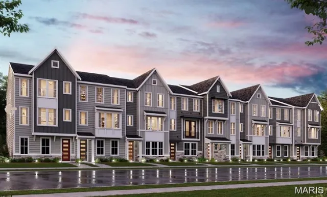 $569,900 | 8931 East Gtwy Heights, Unit 94807, Richmond Heights, MO 63144