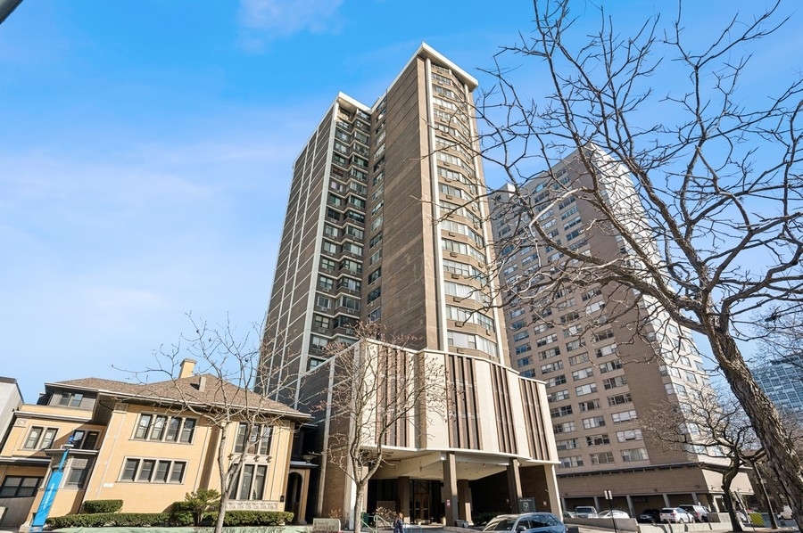 6325 North Sheridan Road, Unit 1607 Chicago, IL 60660 - Photo 1 of 15 Gallery Image 1