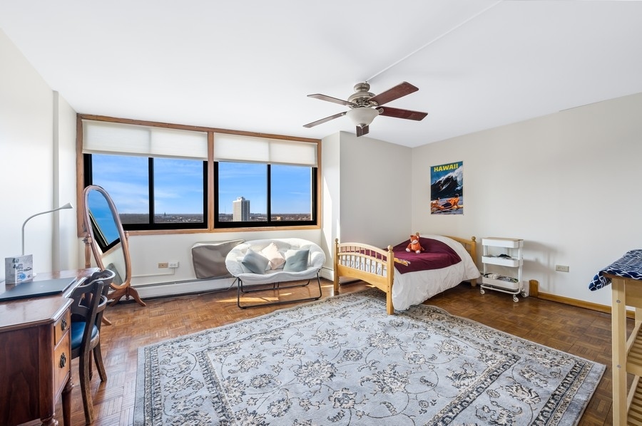 6325 North Sheridan Road, Unit 1607 Chicago, IL 60660 - Photo 7 of 15 Gallery Image 7