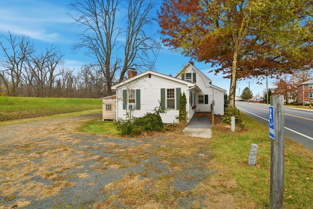 148 River Street West Springfield, MA 01089 - Photo 8 of 26