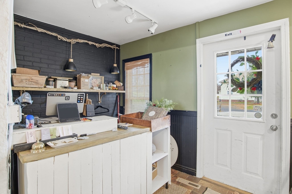 148 River Street West Springfield, MA 01089 - Photo 10 of 26