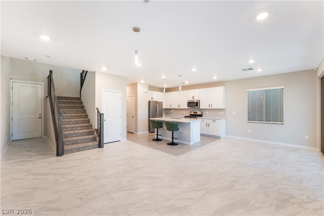11552 Observation Point Avenue Las Vegas, NV 89138 - Photo 4 of 38