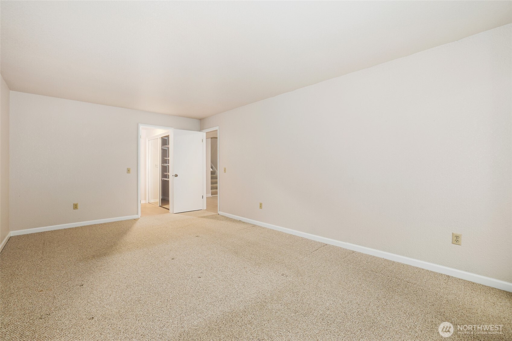 2940 Kennewick Place Northeast Renton, WA 98056 - Photo 15 of 37 a view of an empty room and window