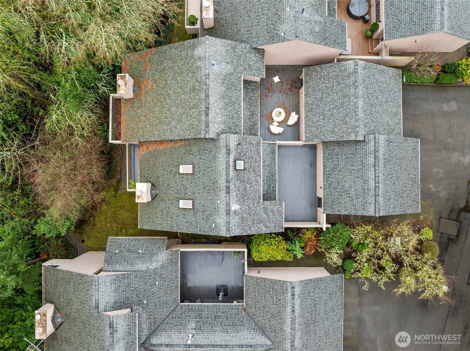 2940 Kennewick Place Northeast Renton, WA 98056 - Photo 32 of 37 an aerial view of a house with a yard and a fountain