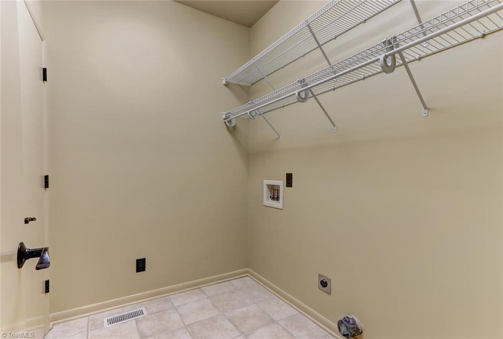 5552 Drake Road Greensboro, NC 27406 - Photo 19 of 29 laundry room