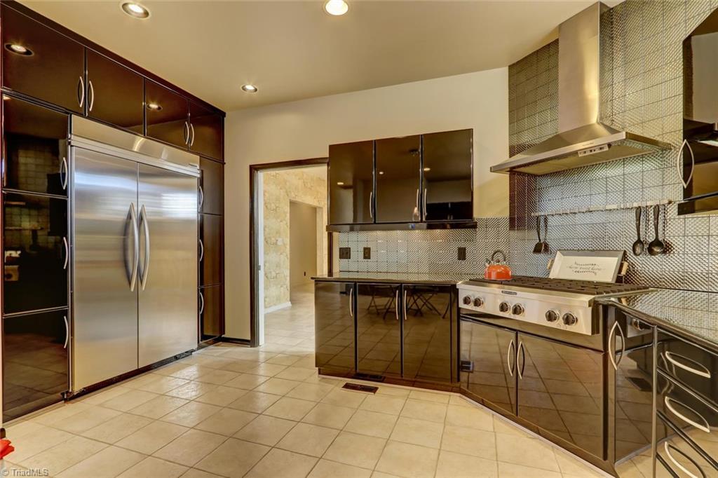 5552 Drake Road Greensboro, NC 27406 - Photo 8 of 29 Gallery Image 8